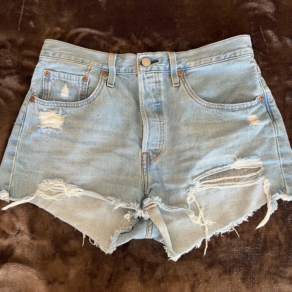 Distressed Levi women’s shorts